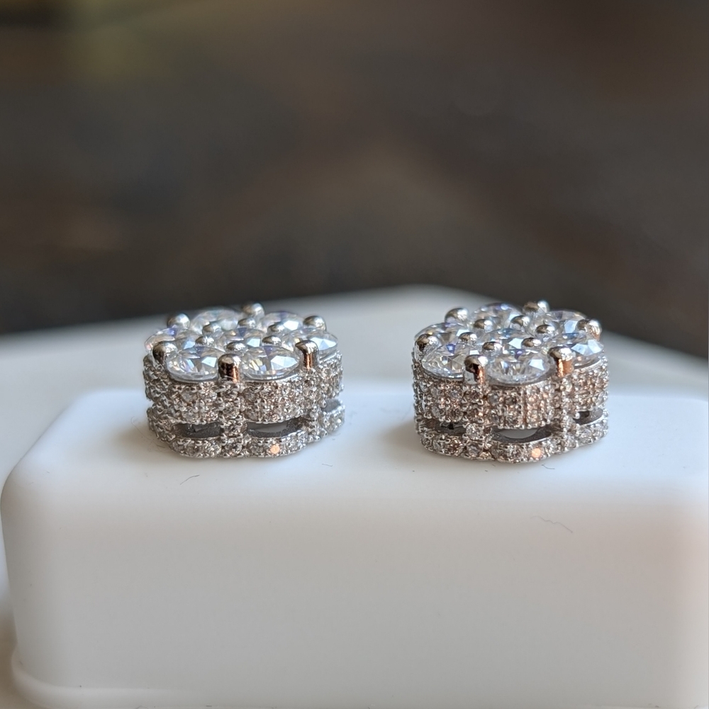 3ct Moissanite Flower Earrings In Sterling Silver 925 NWOT - Picture 4 of 11